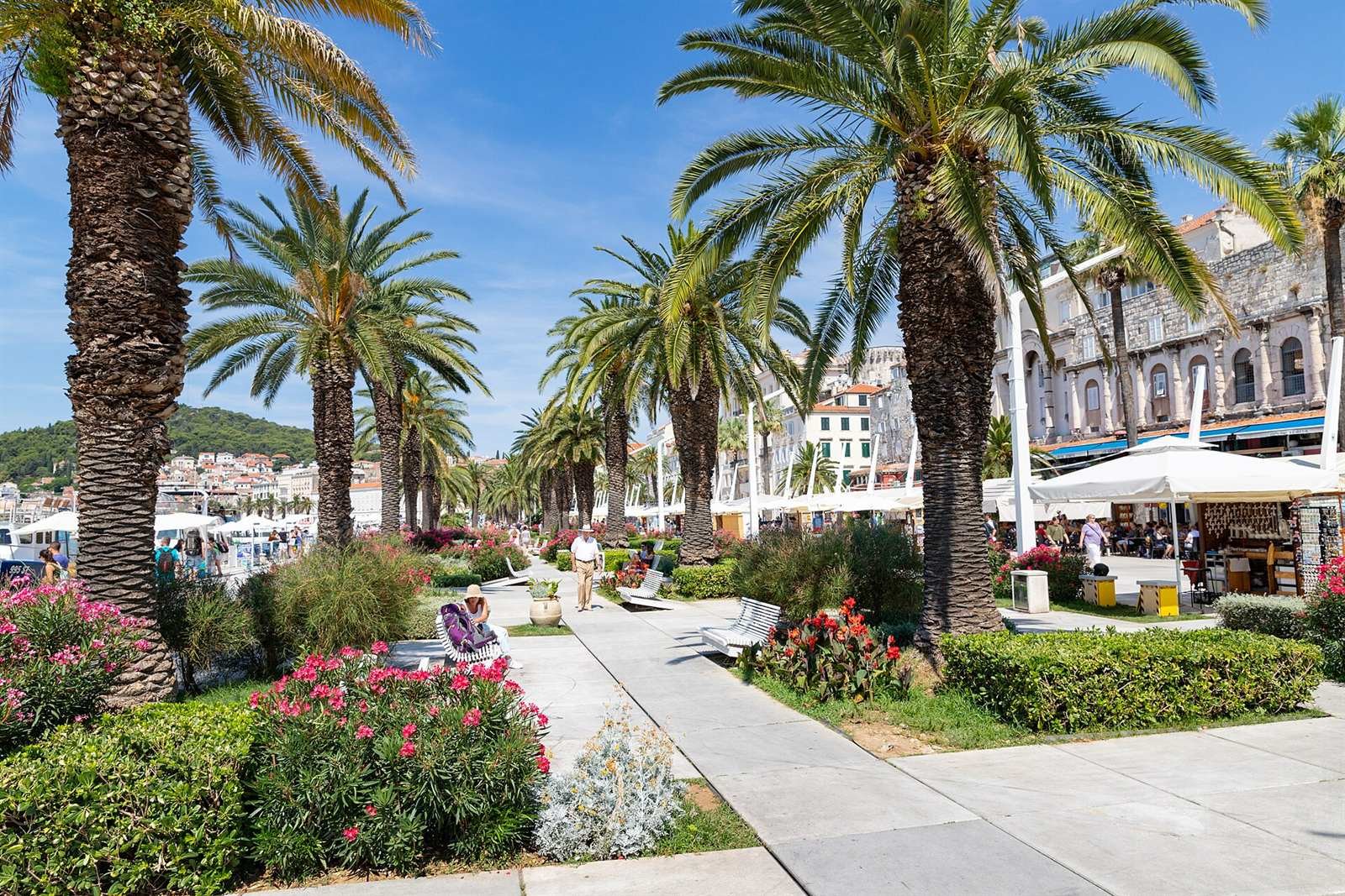 The Riva promenade · 0.5 km